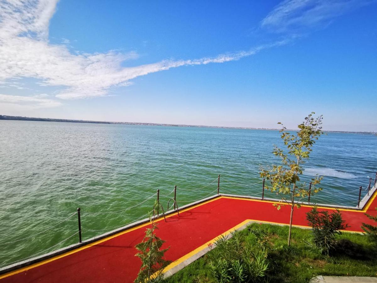 Paradis Apartments - By The Lake Mamaia Extérieur photo